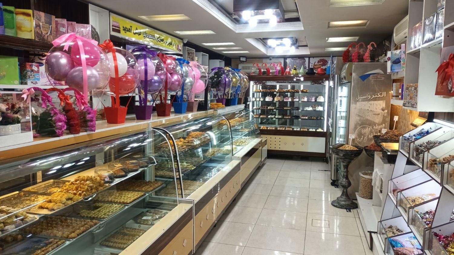 فروشنده برای نیمه وقت شیرینی فروشی|استخدام بازاریابی و فروش|تهران, دانشگاه علم و صنعت|دیوار