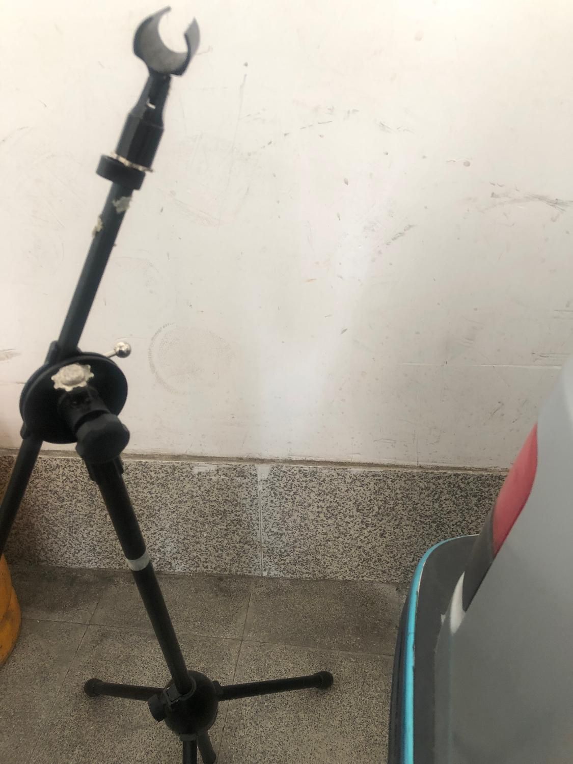 سه پایه میکروفن،پایه میکروفن ،پایه رو میزی میکروفن|سیستم صوتی خانگی|تبریز, |دیوار