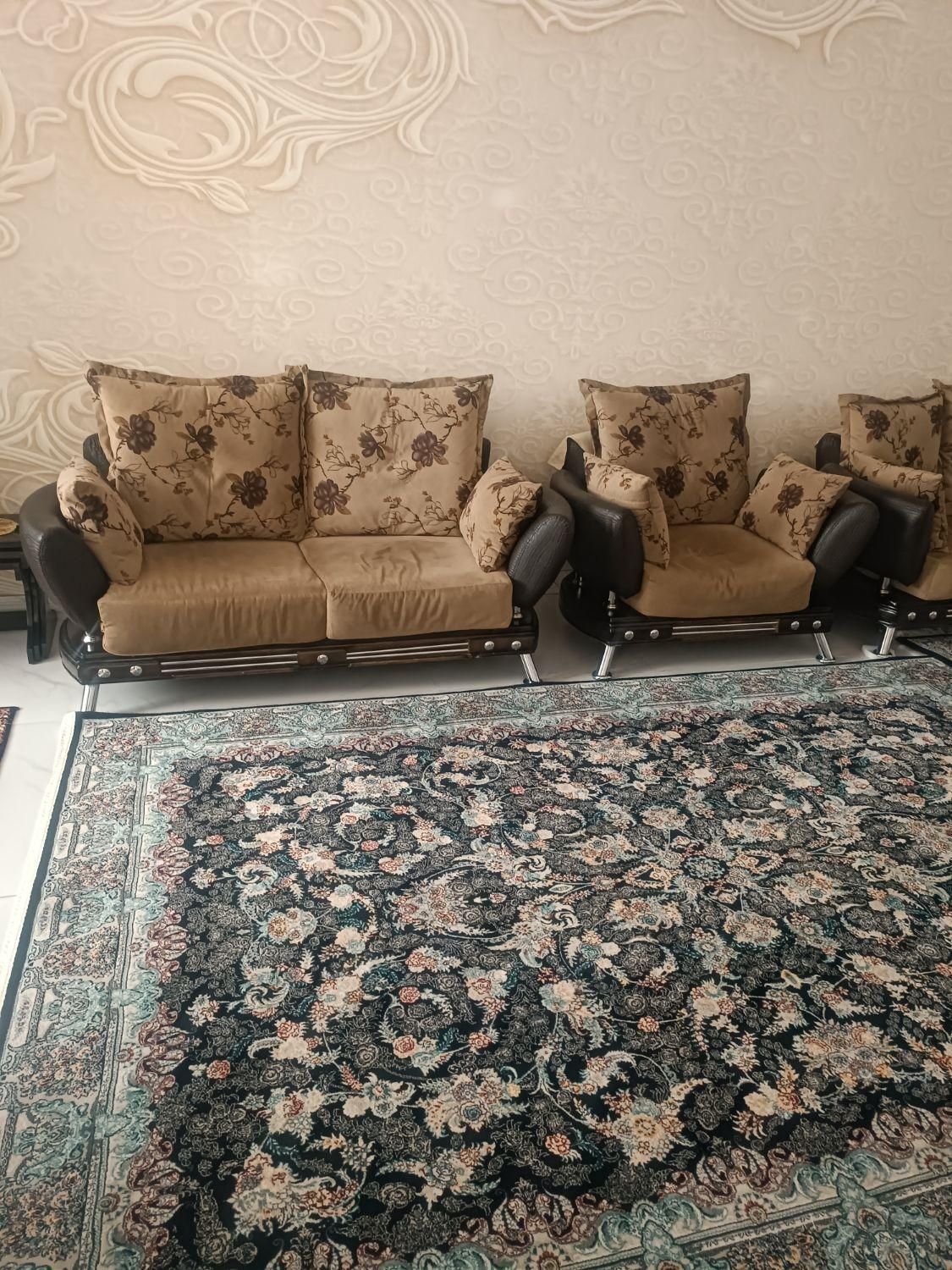 مبل هفت نفره با سه تا میزعسلی|مبلمان خانگی و میز عسلی|خرمدره, |دیوار