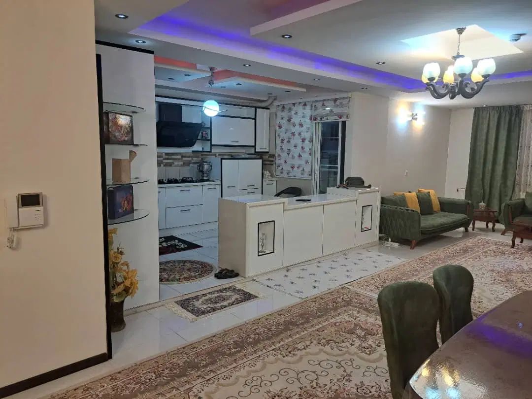 اشتراکی پیروزی شمالی ۱۲۰ متر دو خواب رو به آفتاب|اجارهٔ آپارتمان|کرج, شهرک بهارستان|دیوار