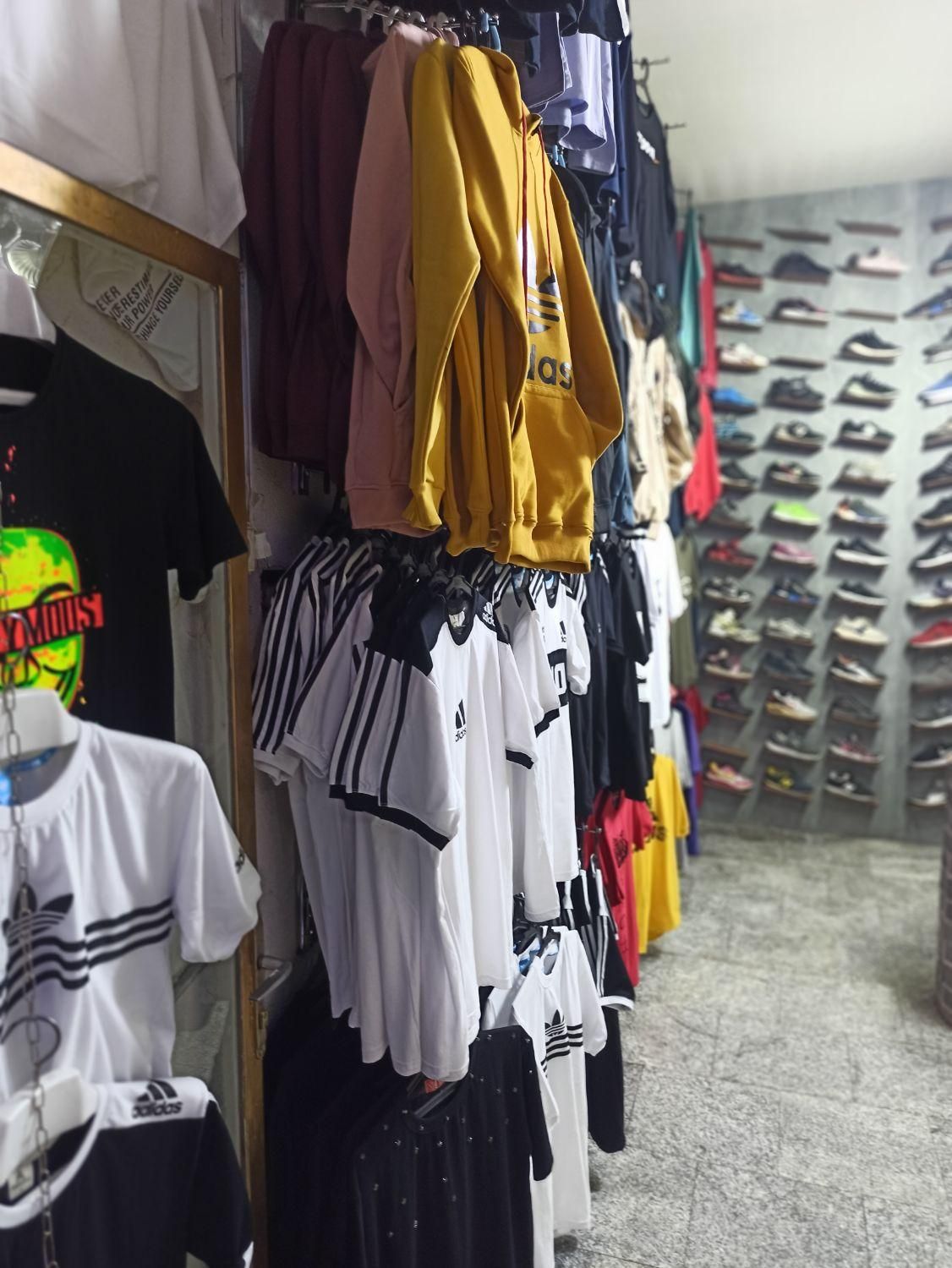 واگذاری مغازه با کلیه اجناس و تجهیزات|اجارهٔ مغازه و غرفه|تبریز, |دیوار