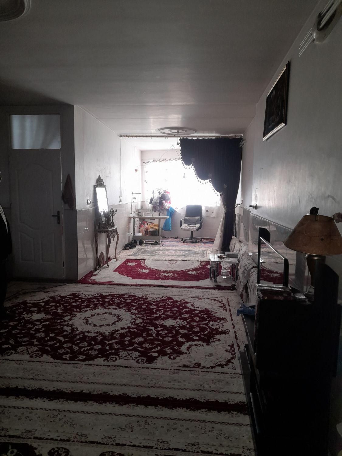 ۹۲متر/۳طبقه تکمیل/برخیابان۳۰متری|فروش خانه و ویلا|قم, شهرک امام حسین|دیوار