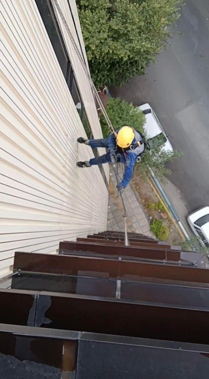 نصب سنگ ریزشی-نصب دور کننده پرندگان -نورپردازی|خدمات پیشه و مهارت|قزوین, |دیوار