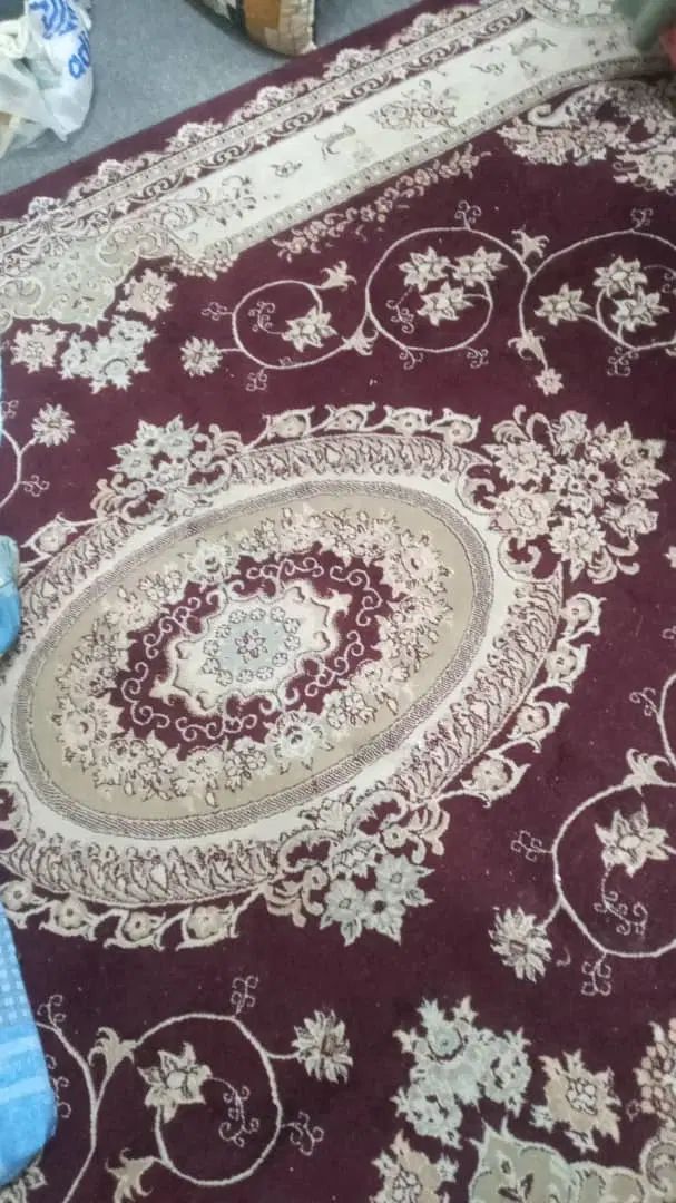 فرش ۶ متری سالم تعداد ۴تا کرم و۴ تا قرمز ه ل ۸ تا|فرش|رشت, پل تالشان|دیوار