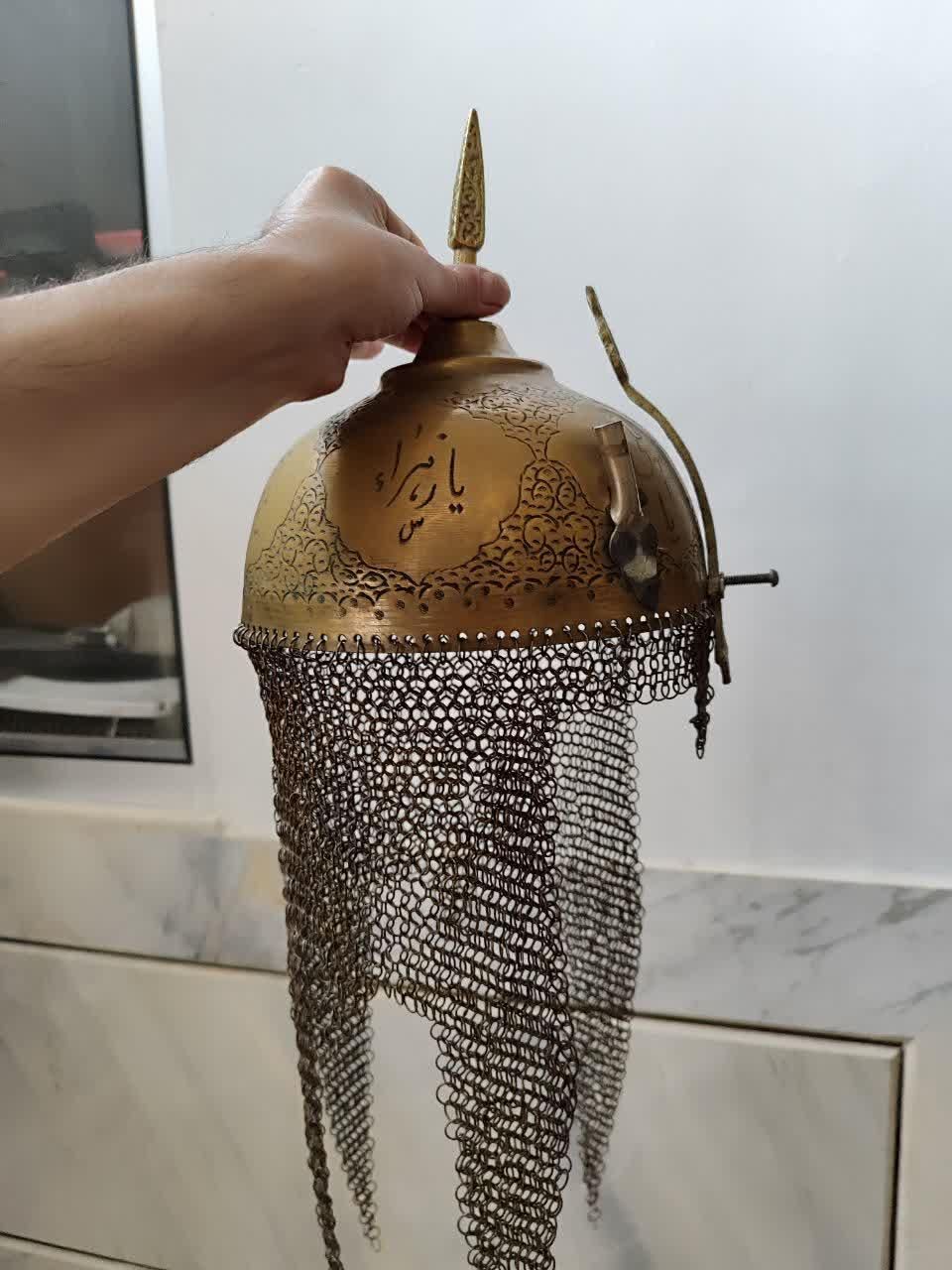 کلاه خود تمام برنجی و قلمکاری شده|کلکسیون اشیاء عتیقه|تهران, هرندی|دیوار