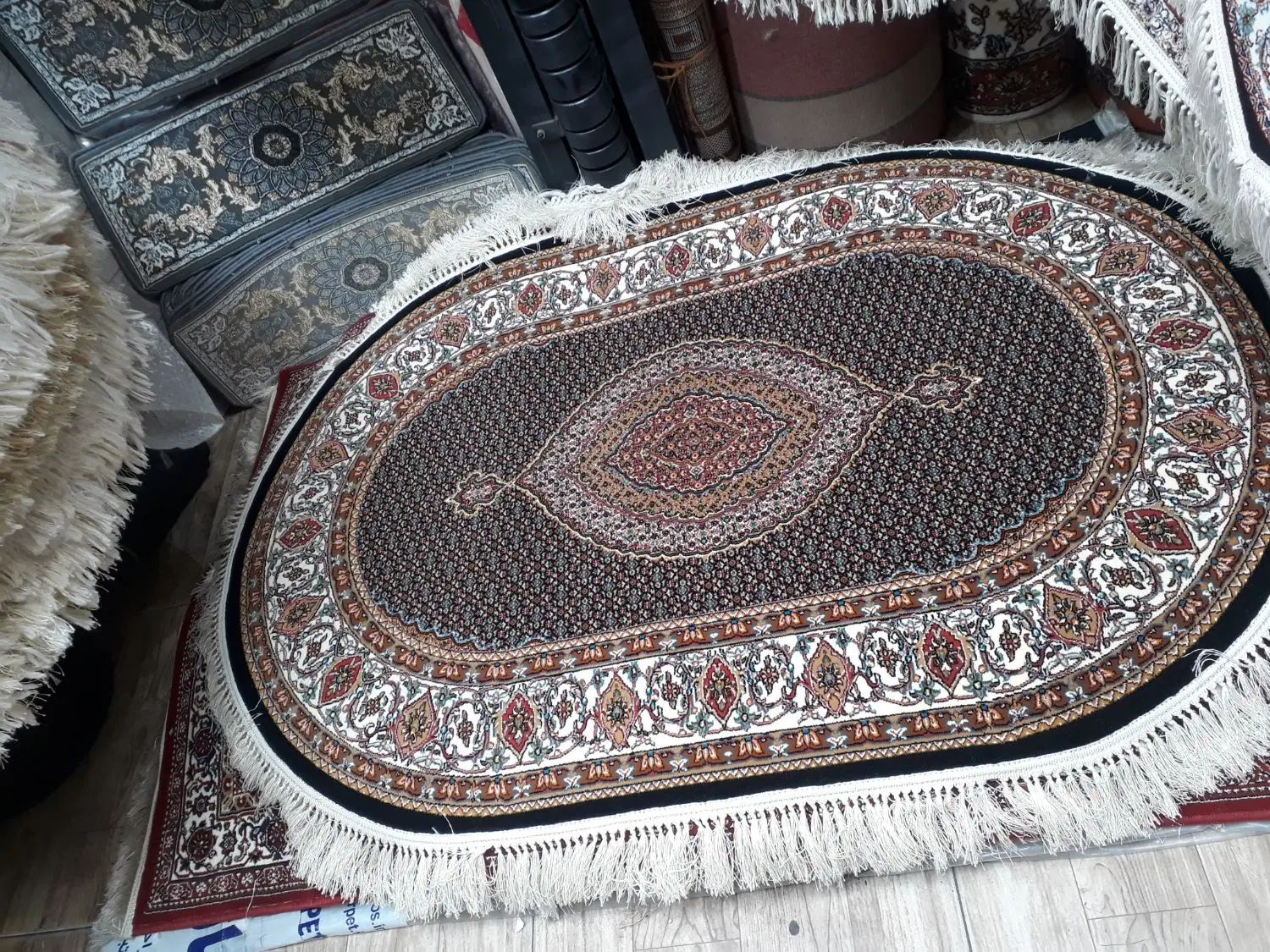 فرش بیضی ماهی ۷۰۰شانه اخوان نخ اکریلیک ۱×۱/۵|فرش|تبریز, |دیوار