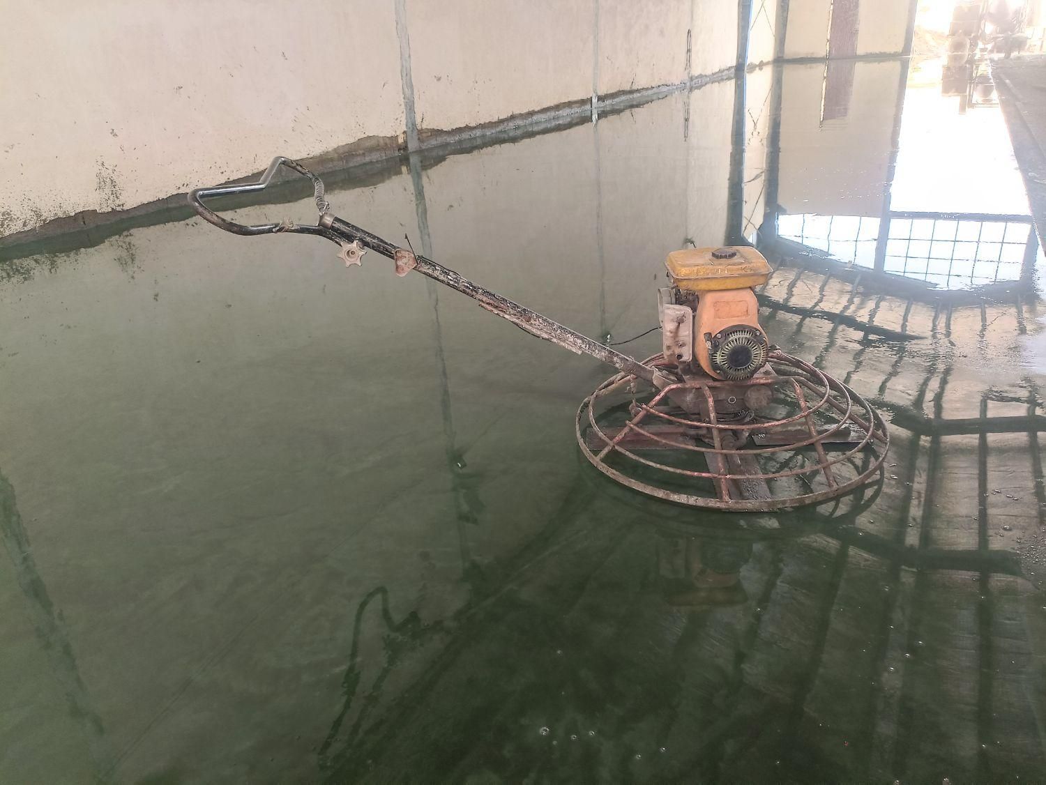 کف سازی و بتنریزی کف با ماله پروانهای|خدمات پیشه و مهارت|چابهار, |دیوار