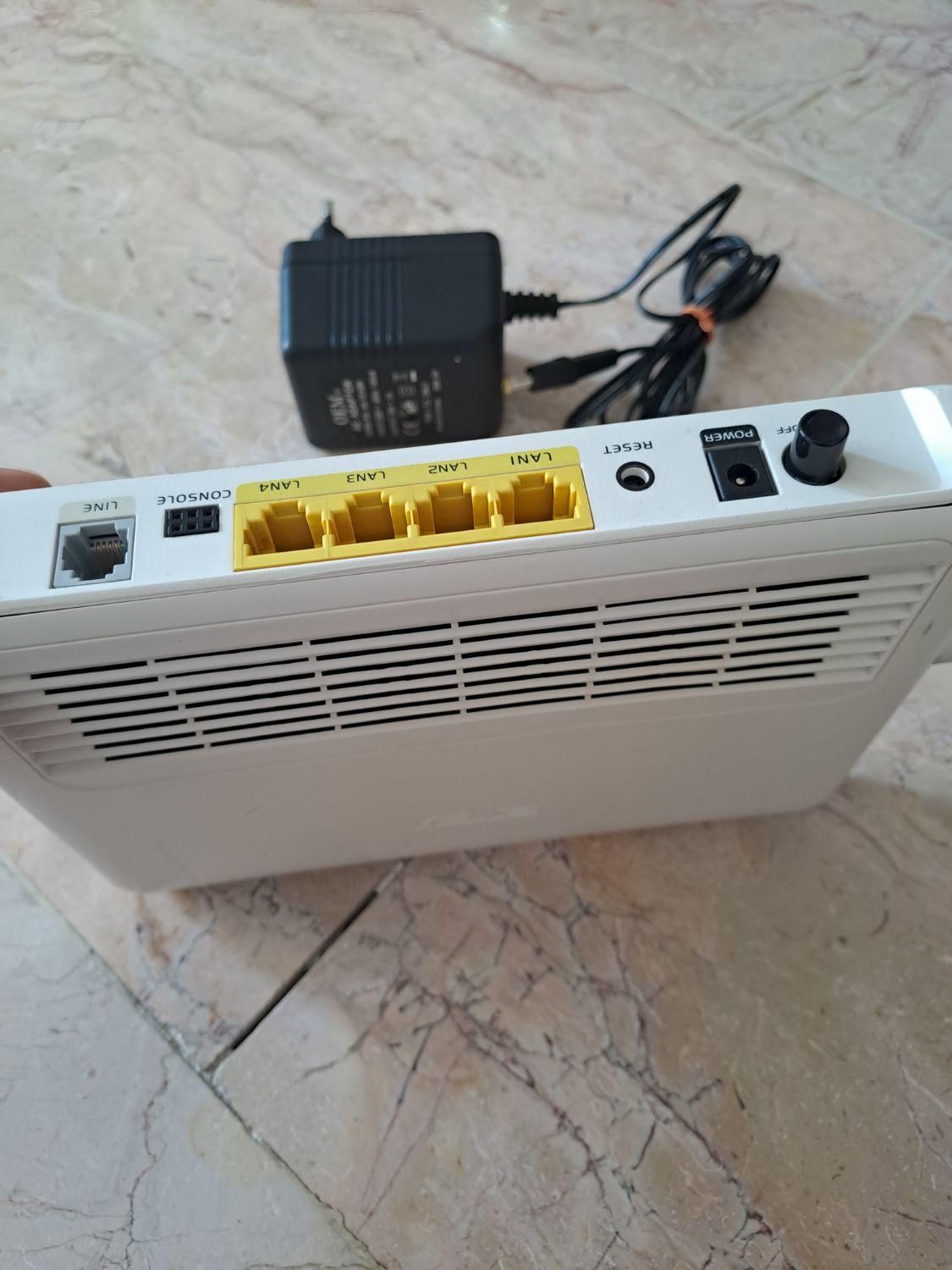 مودم حرفه ای Adsl برند ایسوز اصل 1 انتن با اداپتور|مودم و تجهیزات شبکه|تهران, شاهین|دیوار