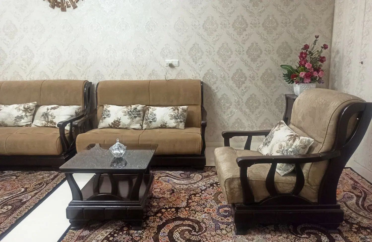 مبل راحتی   میز تلویزیون  آینه ومیز|مبلمان خانگی و میز عسلی|تهران, شکوفه (عبدل آباد)|دیوار