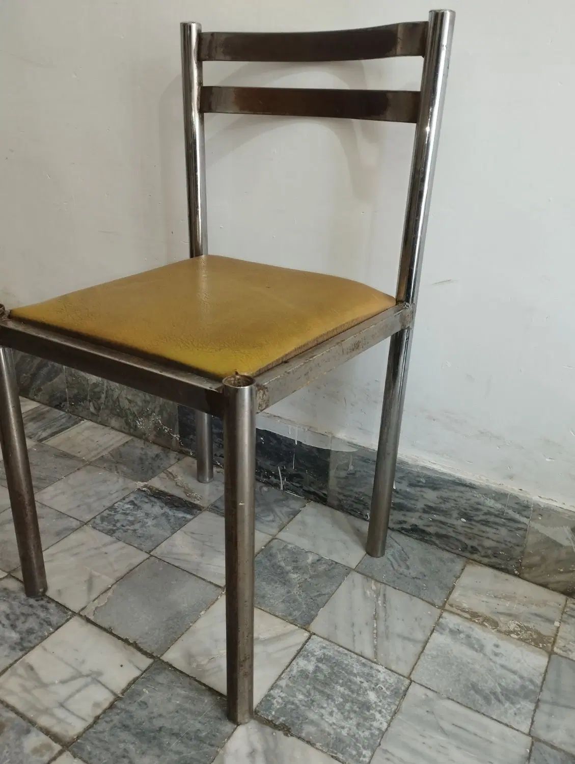 صندلی فلزی  محکم کار (سفارشی) بلوار طاقبستان|صندلی و نیمکت|کرمانشاه, |دیوار