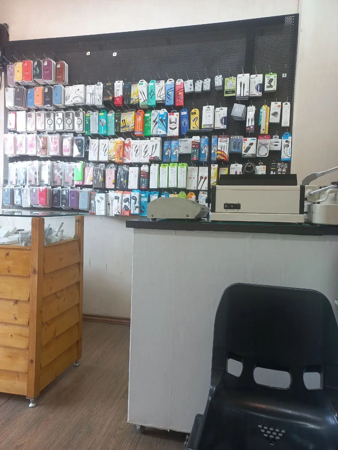 مغازه / تجاری / ۱۲ متری / گاز|اجارهٔ مغازه و غرفه|رشت, منظریه|دیوار