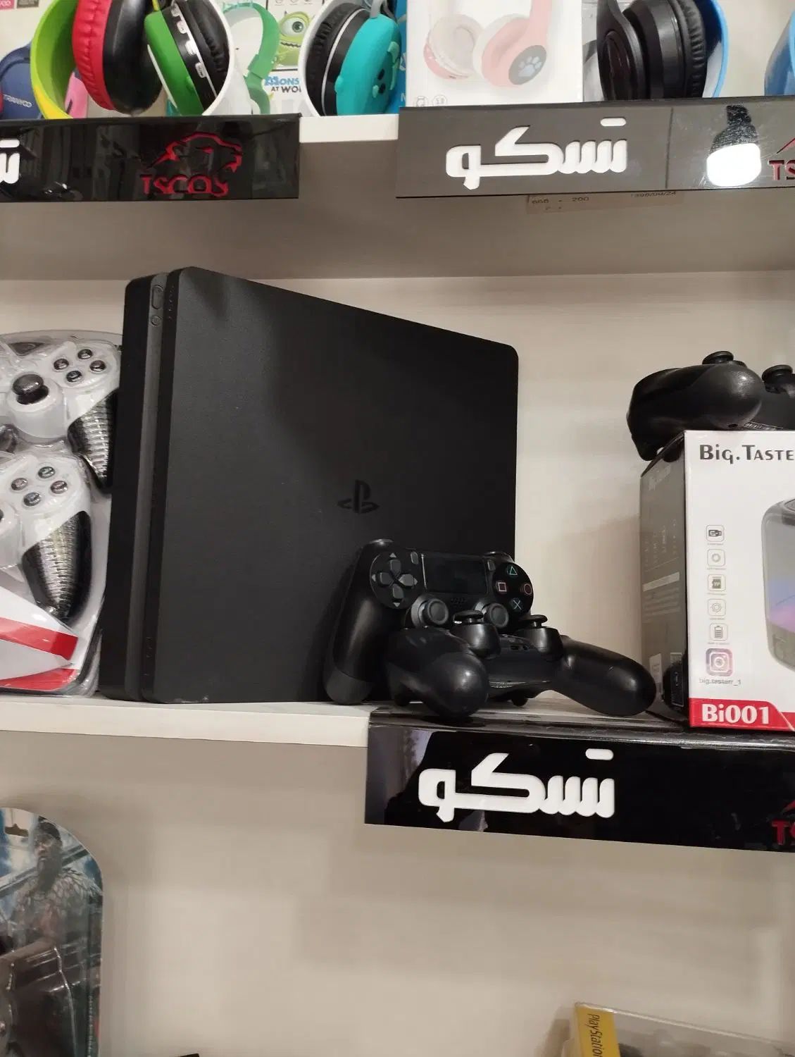 ps4 اکانتی|کنسول، بازی ویدئویی و آنلاین|مشهد, استاد یوسفی (شهرک غرب)|دیوار