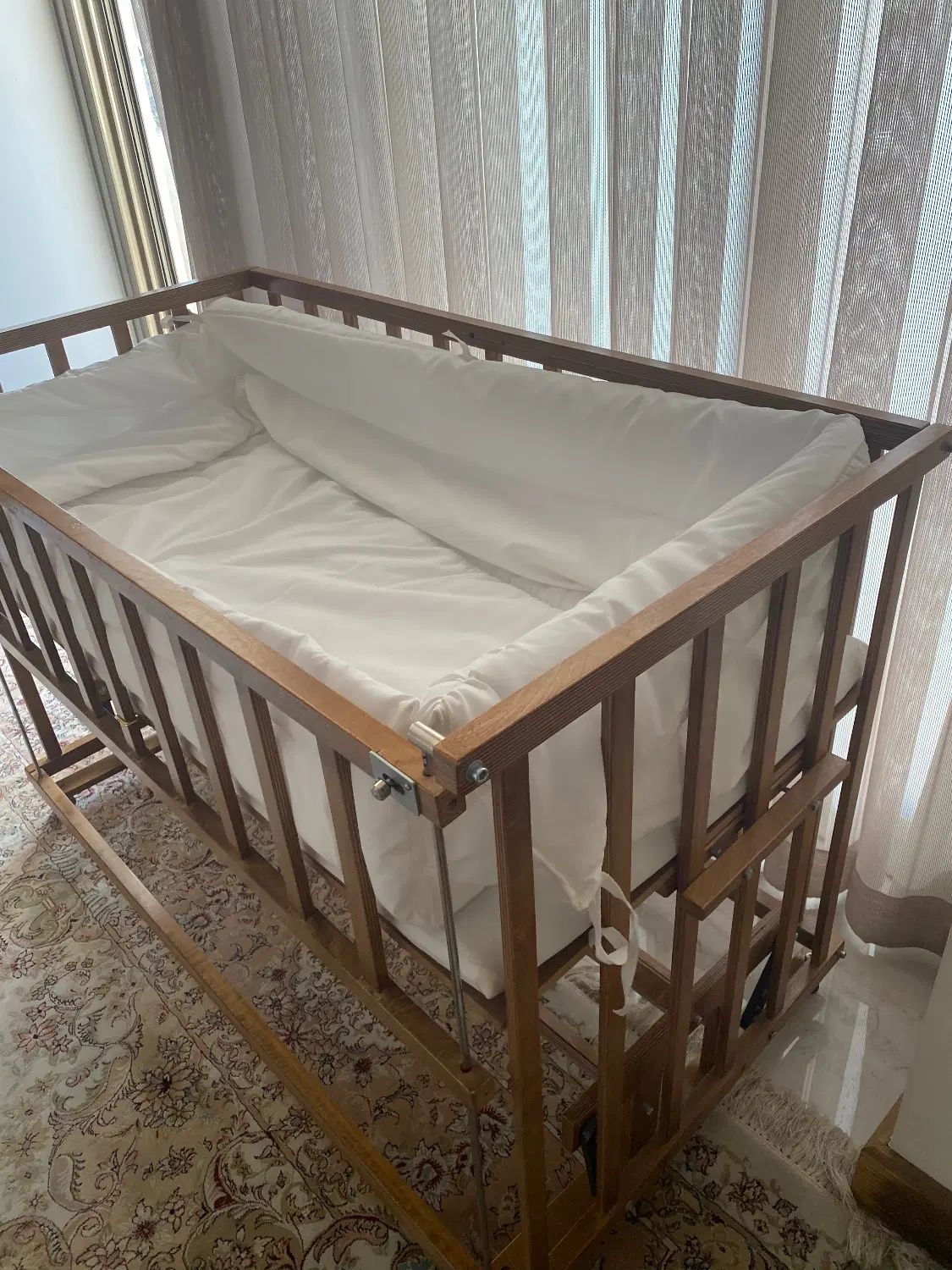 گهواره نوزاد|تخت و سرویس خواب|اصفهان, جلفا|دیوار