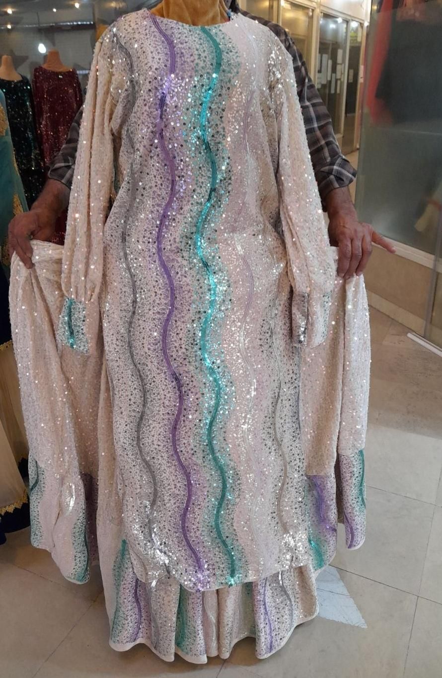 لباس محلی زنانه|لباس|لنجان, |دیوار