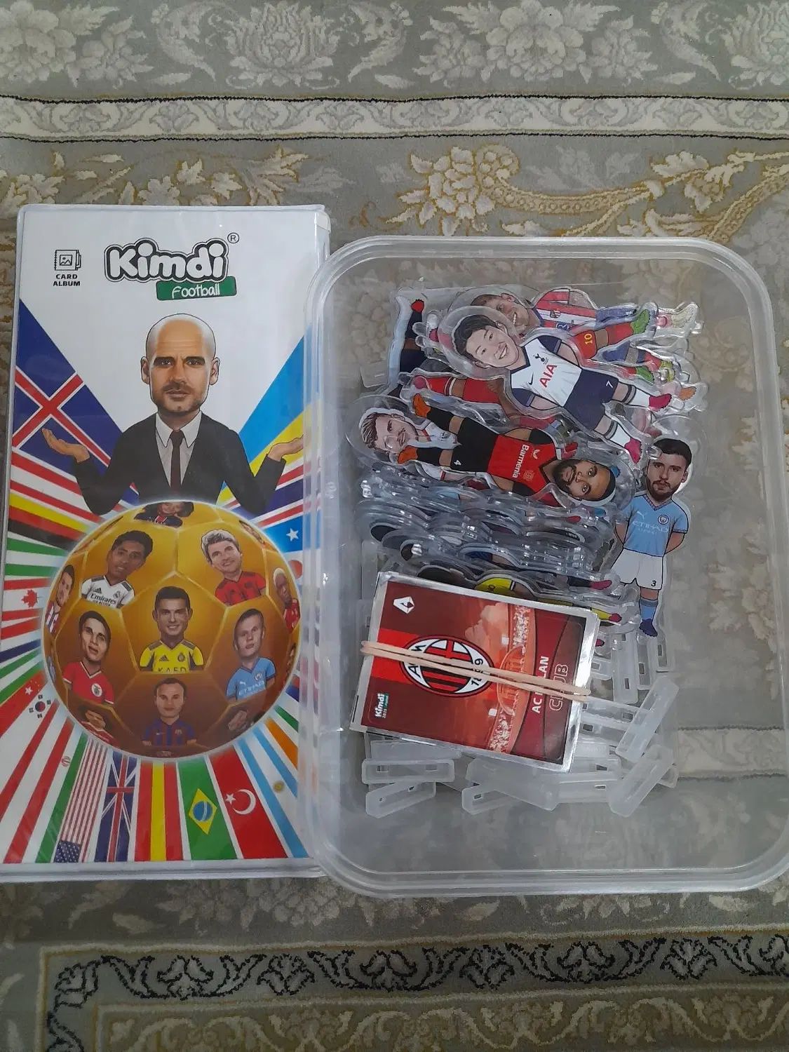 آلبوم کیمدی ۱۲۰ عددی فول کارت مینی فیگور و برچسب|اسباب‌‌بازی|خور (اصفهان), |دیوار