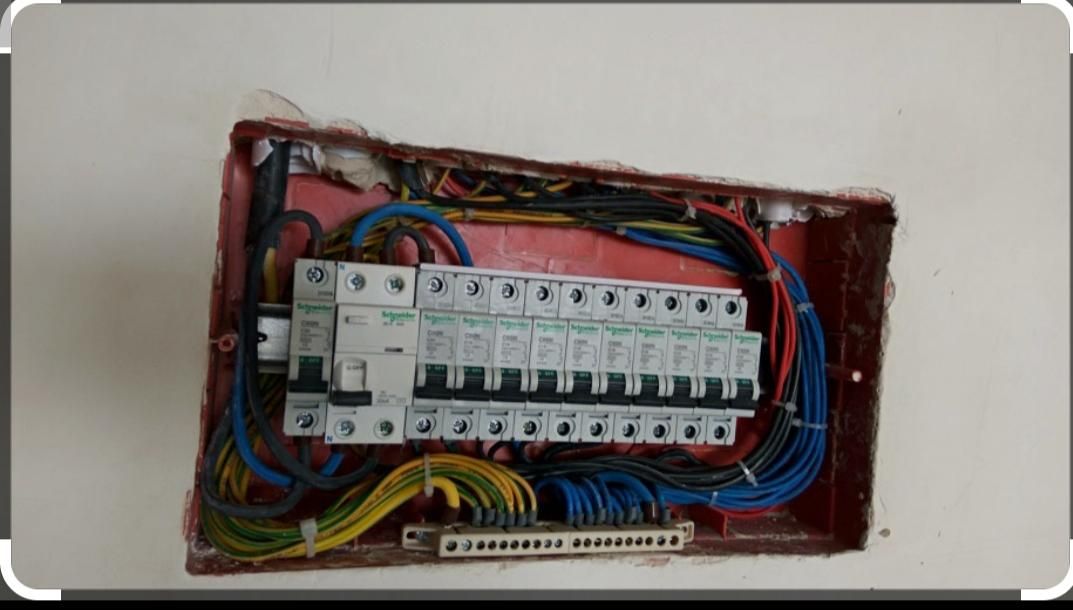 برقکار .برق کار. برقکار ی از صفر تا صد و رفع عیب|خدمات پیشه و مهارت|شیراز, زرهی|دیوار