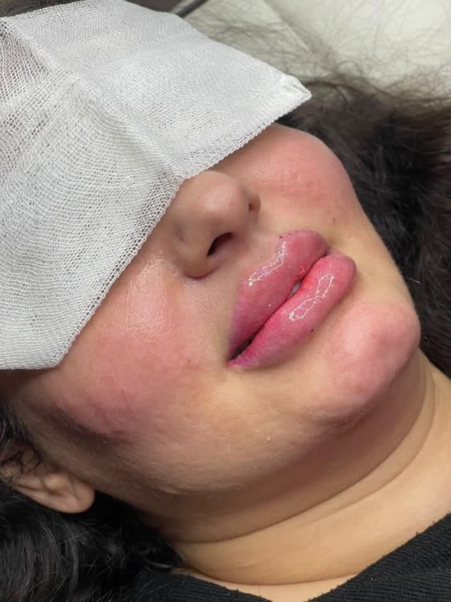 خدمات ژل عربی ‌خلیجی زیبادرکلینیک|خدمات آرایشگری و زیبایی|پرند, فاز ۵|دیوار