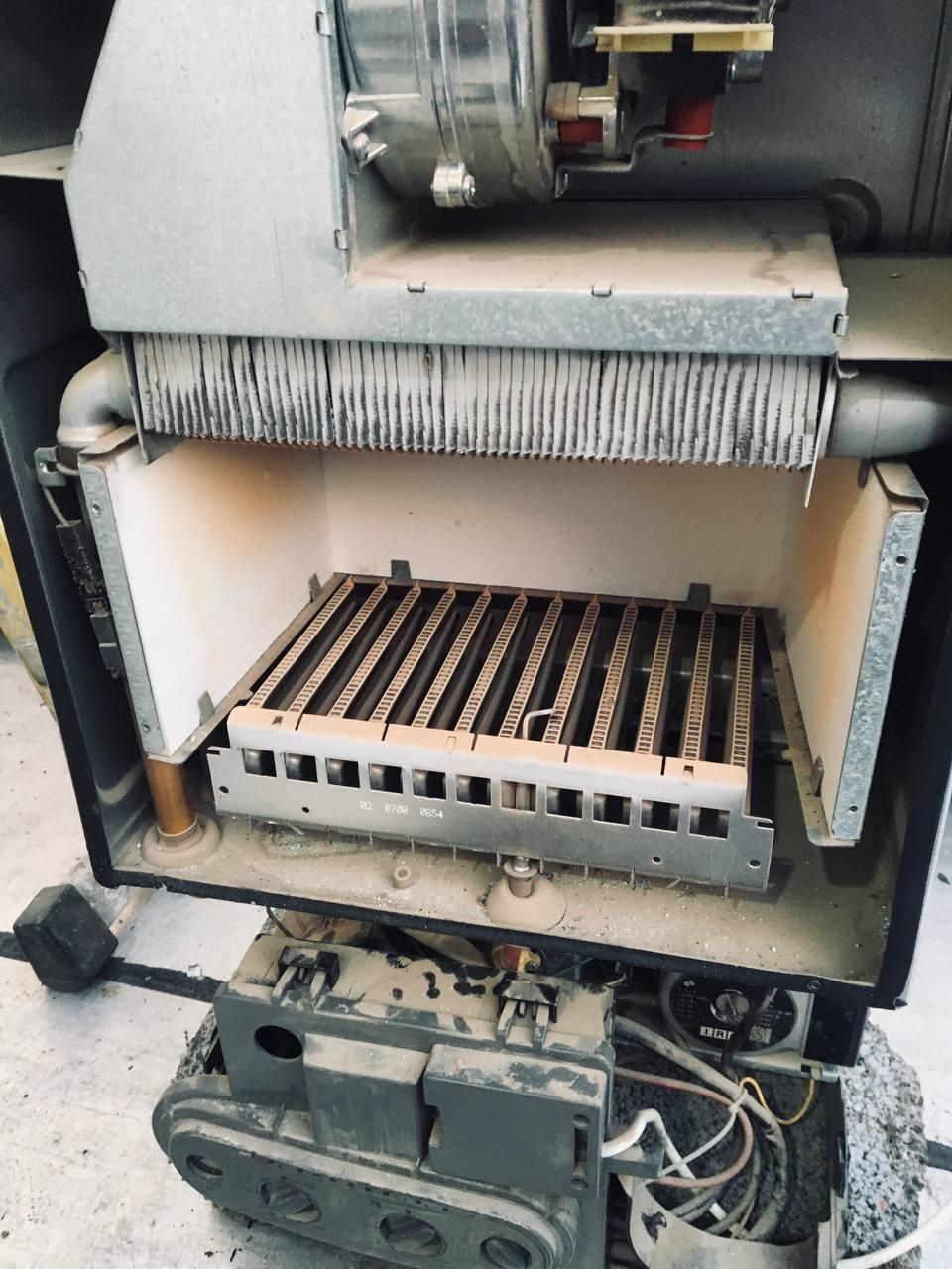 تعمیر تخصصی و نصب پکیج و آبگرمکن (خدمات فوری)|خدمات پیشه و مهارت|دزفول, |دیوار