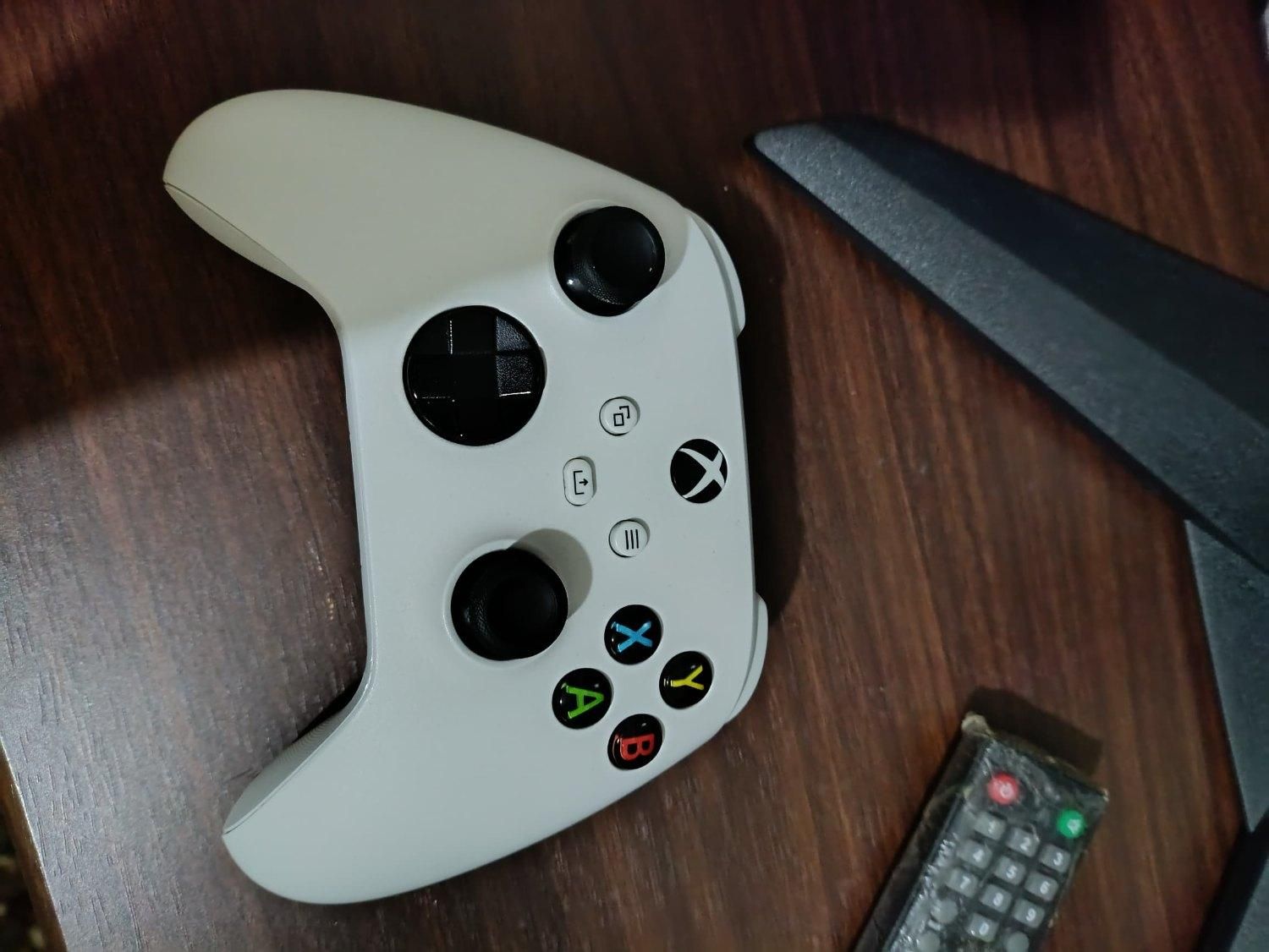 Xbox series s همراه با 3 ماه گیم پس التیمیت|کنسول، بازی ویدئویی و آنلاین|تهران, جی|دیوار