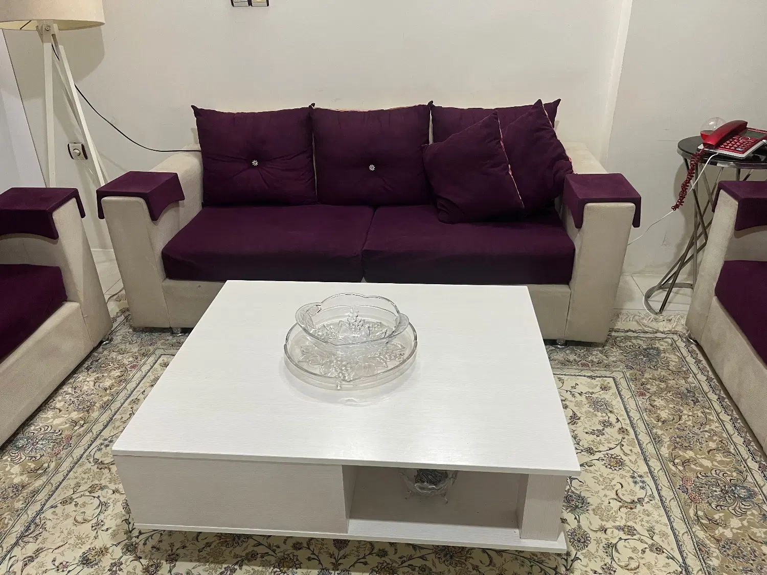 مبل۷نفره بدنه پایه ها سالم و بدون پارگی و شکستگی|مبلمان خانگی و میز عسلی|مشهد, ارمغان|دیوار
