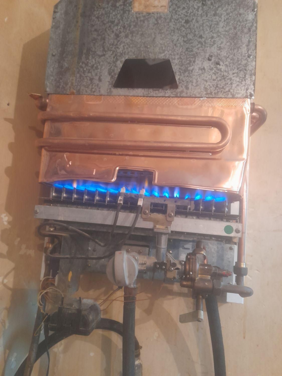 تعمیرات کولرپکیج آبگرمکن بخاری اجاق گاز لوله کشی|خدمات پیشه و مهارت|اراک, |دیوار