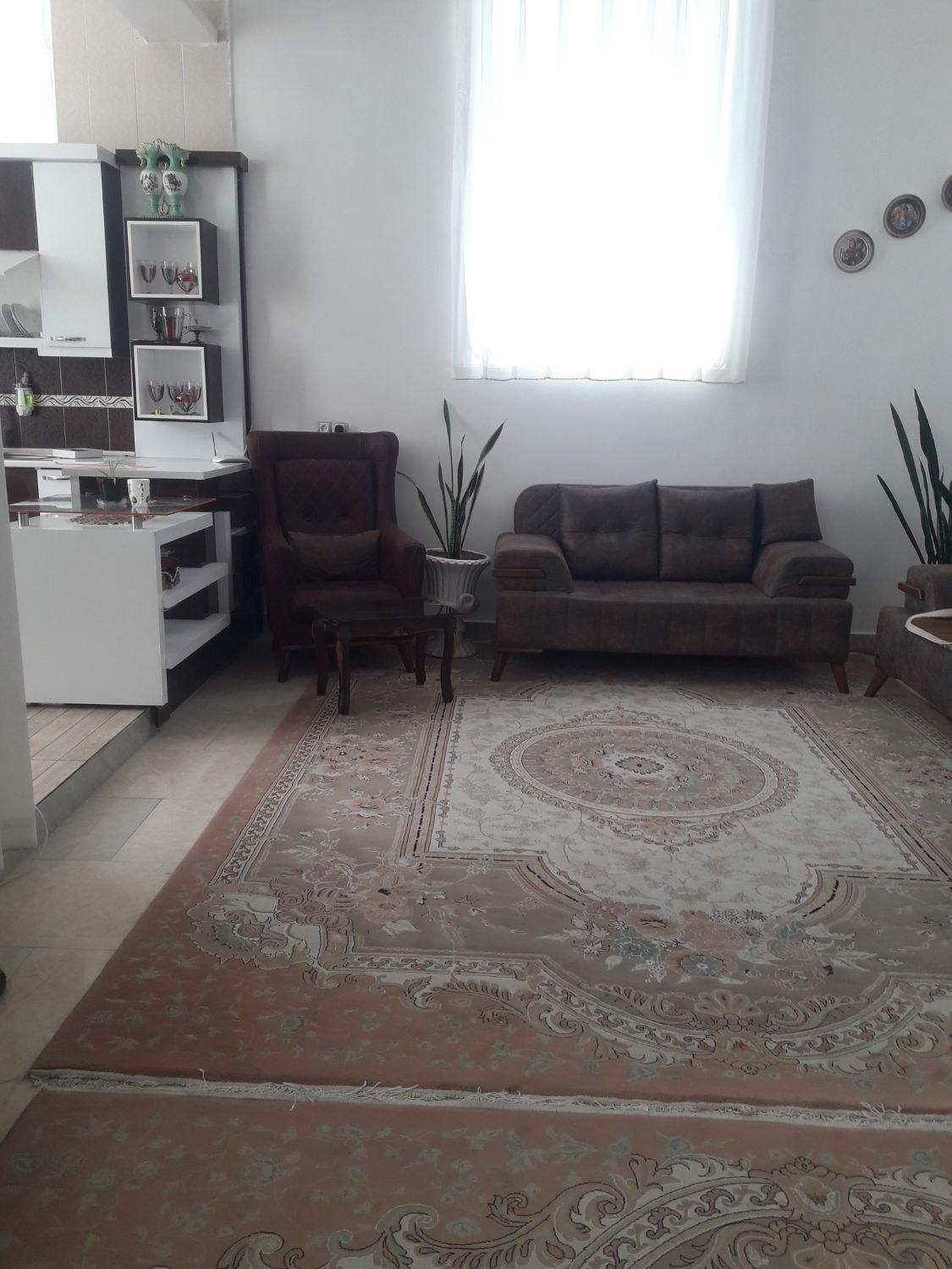 خانه ویلایی ۴۰۰ متری در سه طبقه مستقل در کاشمر|فروش خانه و ویلا|کاشمر, |دیوار