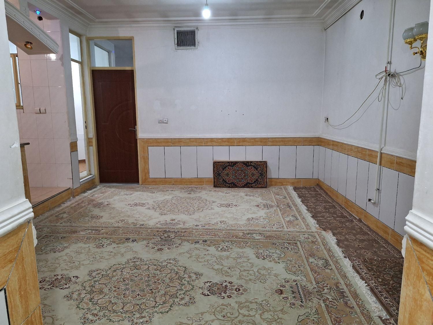 واحد80متری اجاره ای /خیابون نرگس|اجارهٔ کوتاه‌مدت آپارتمان و سوئیت|دورود, |دیوار