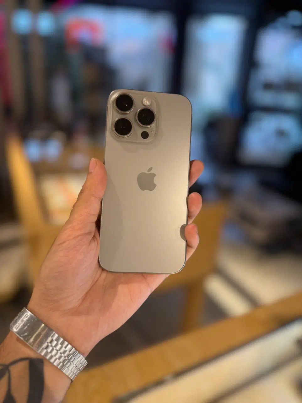 اپل iPhone 16 Pro با حافظهٔ ۲۵۶ گیگابایت|موبایل|تهران, سهروردی|دیوار
