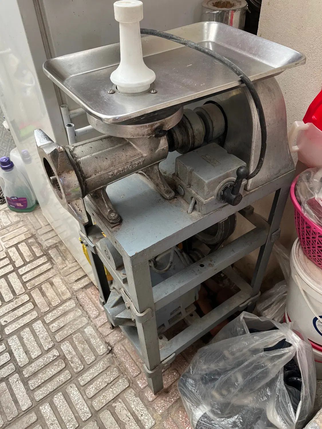 چرخ گوشت صنعتی قدرتمند مناسب برای قصابی رستوران|ماشین‌آلات صنعتی|کرمانشاه, |دیوار