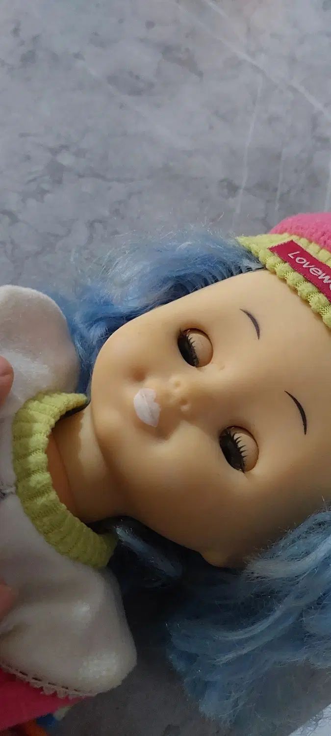 عروسک قدیمی|اسباب‌بازی بچه|رشت, گلسار|دیوار
