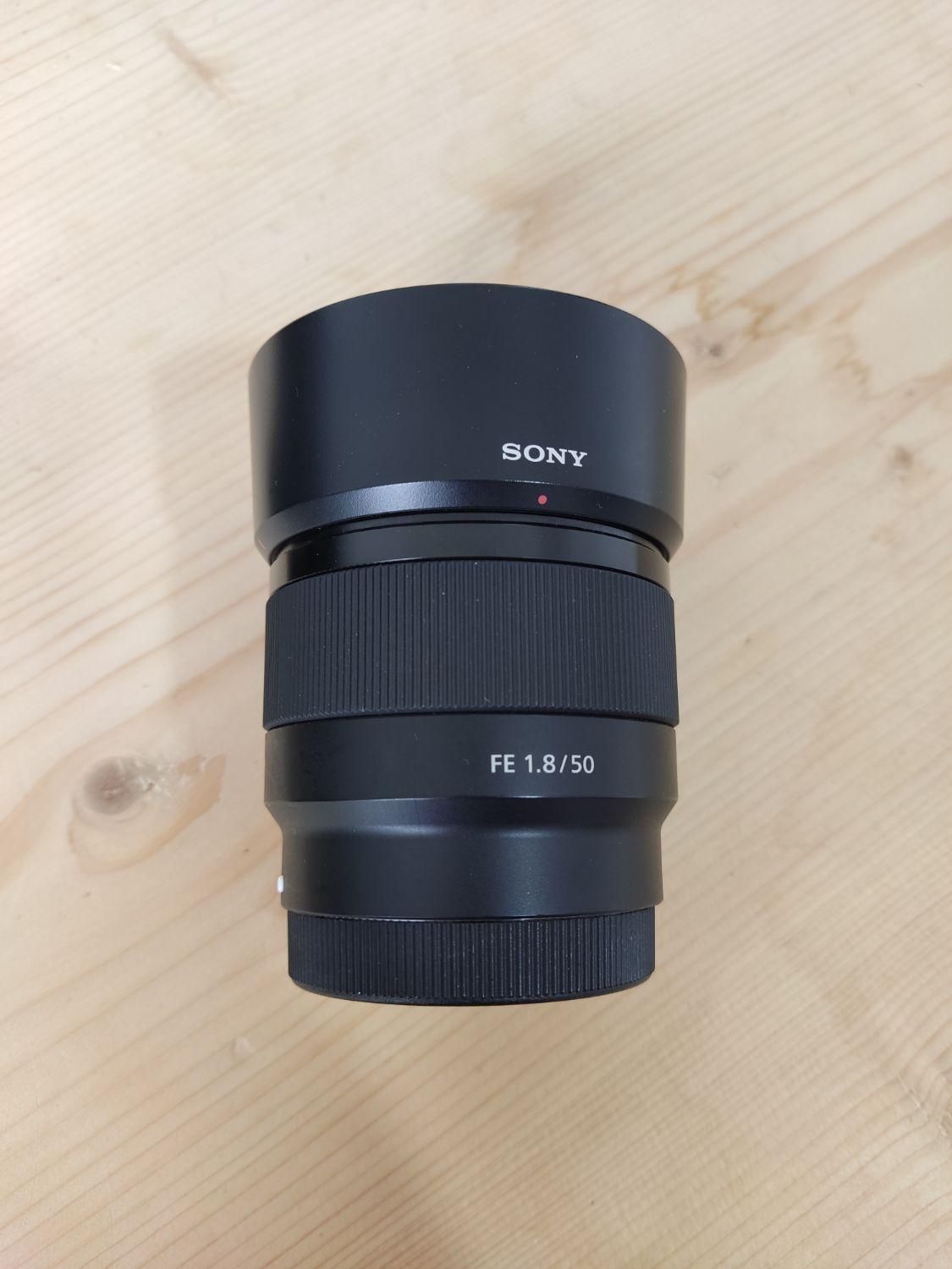 لنز سونی 50mm f 1.8 در حد آکبند و کم کارکرد|دوربین عکاسی و فیلم‌برداری|رشت, گلسار|دیوار