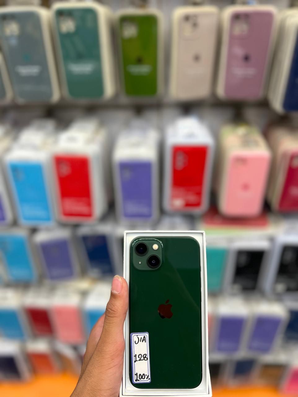 اپل iPhone 13 با حافظهٔ ۱۲۸ گیگابایت|موبایل|یزد, |دیوار