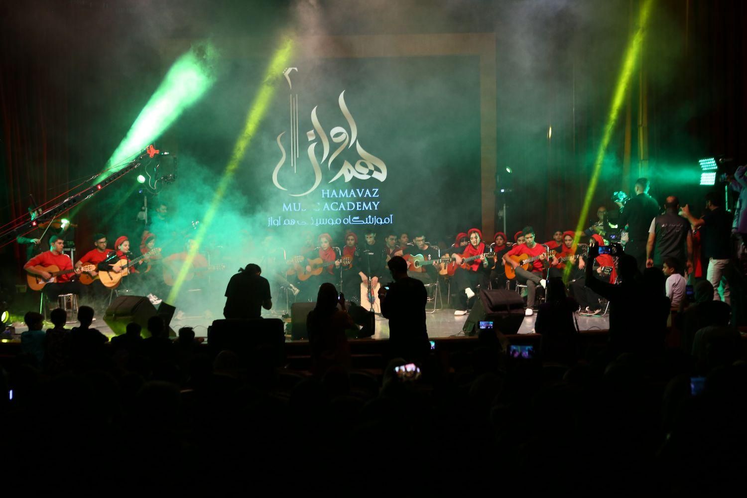 آموزش گیتار و آواز پاپ در آموزشگاه موسیقی هم آواز|خدمات آموزشی|شیراز, کوی زهرا|دیوار