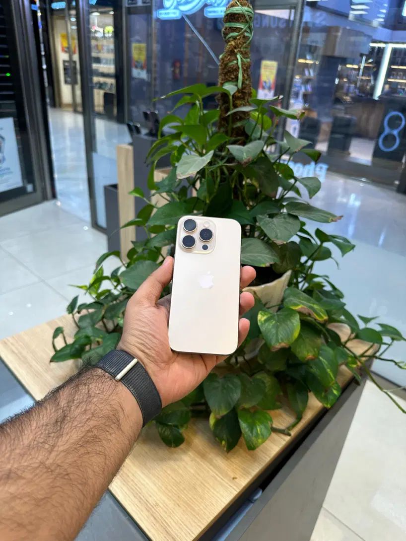 اپل iPhone 16 Proباحافظهٔ ۱۲۸ گیگابایتzaa۳۰بارشارژ|موبایل|اصفهان, احمدآباد|دیوار