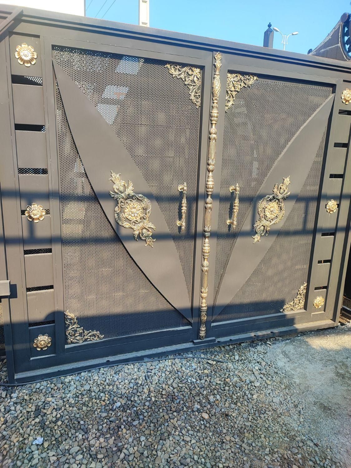 استاد کار نقاشی و کارگر نقاشی برای درهای حیاطی|استخدام صنعتی، فنی، مهندسی|تنکابن, |دیوار