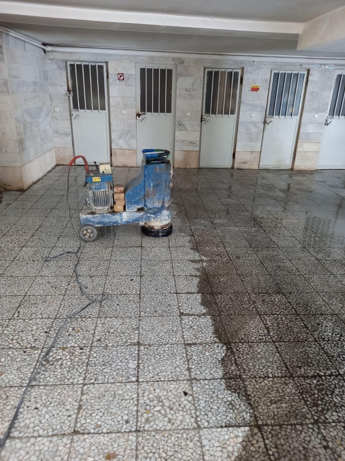 کفسابی کفساب زن سنگ ساب زن کف ساب زن کفشویی همه جا|خدمات نظافت|کرج, کمال‌شهر|دیوار