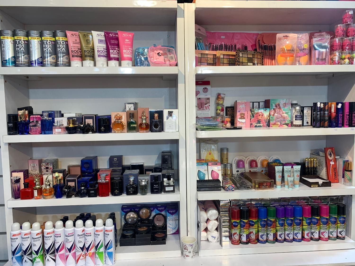 همکار خانم و اقا عطر ارایشی اکسسوری|استخدام بازاریابی و فروش|تهران, نازی‌آباد|دیوار