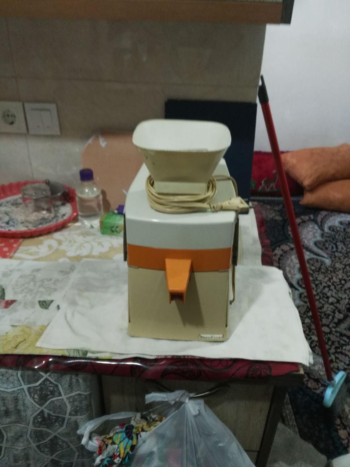 دودستگاه آمیوه گیری مولینکس ژاپنی اصل۲۲۰وات م|آبمیوه‌گیر و آب‌مرکبات‌گیر|تهران, سبلان|دیوار
