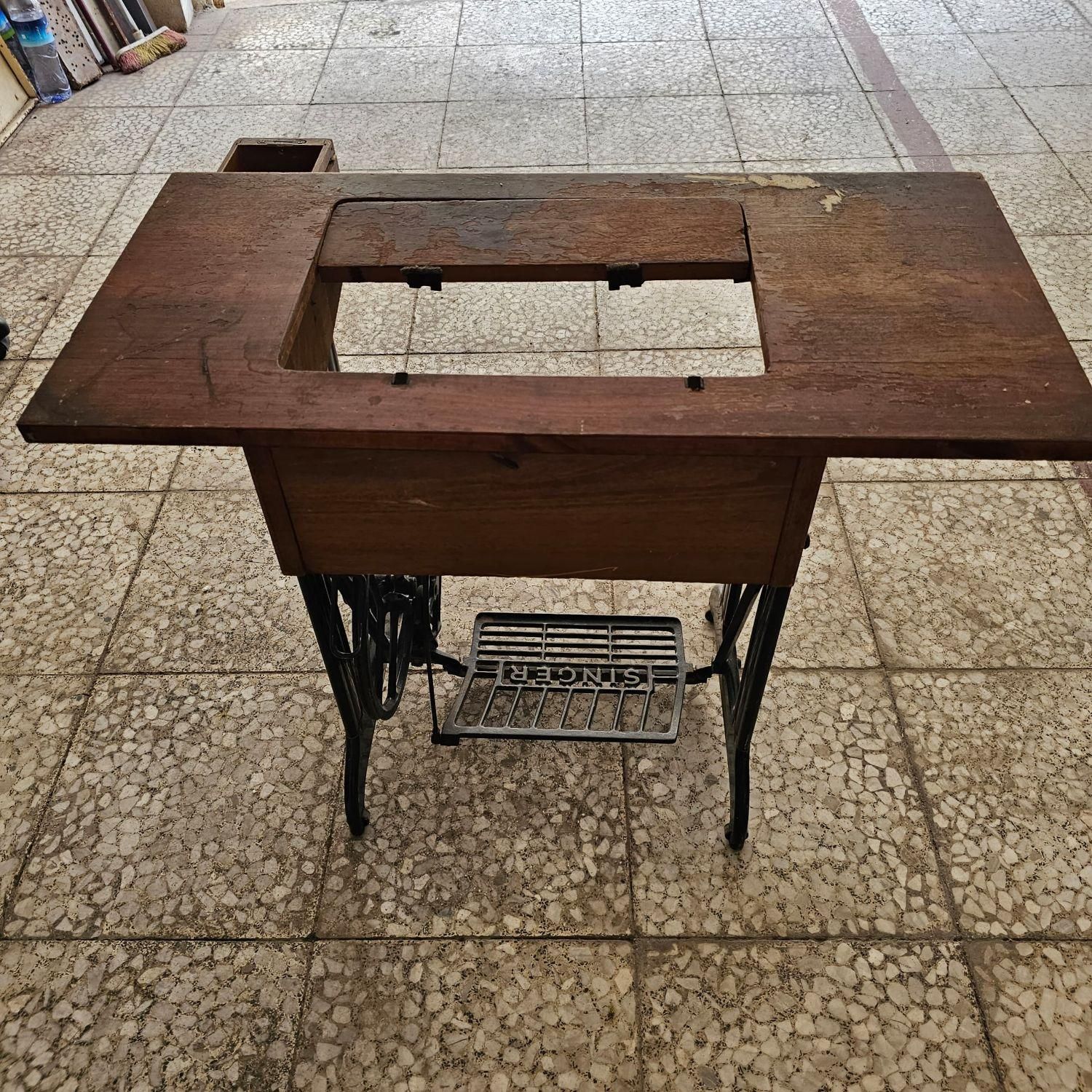 پایه چرخ خیاطی سینگر|کلکسیون اشیاء عتیقه|اهواز, طالقانی|دیوار