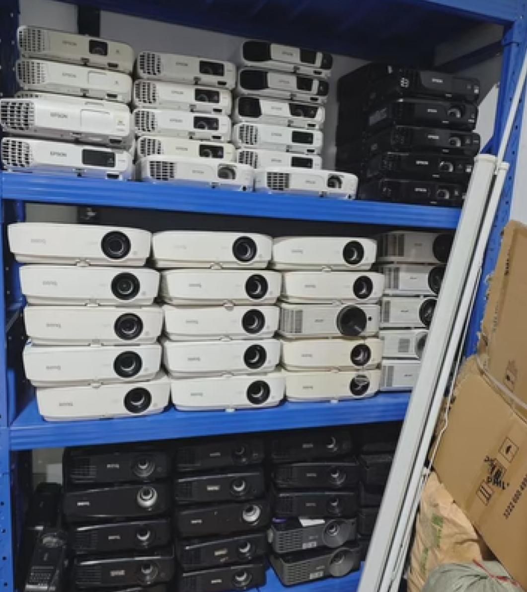 ویدیو پروژکتور Full Prot اپسون با لامپ نو|تلویزیون و پروژکتور|مشهد, شهرک رازی (شهرک غرب)|دیوار