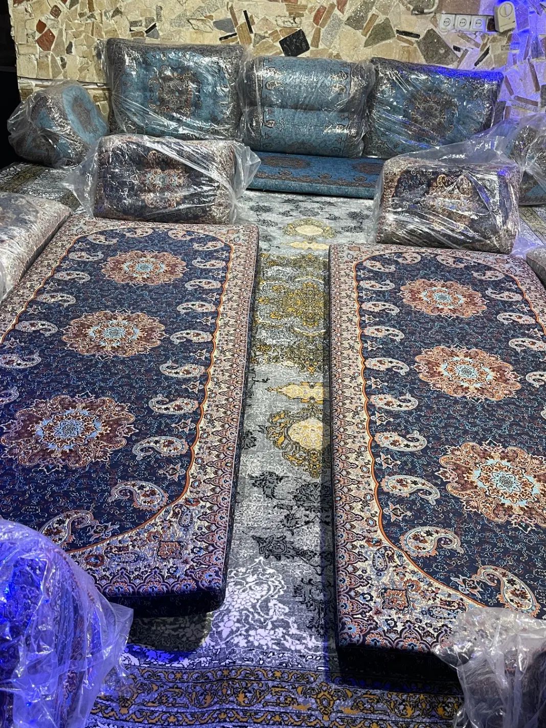شاهنشین ترمه ۷تیکه یزدی در جشنواره کف ایران|پشتی|آمل, |دیوار