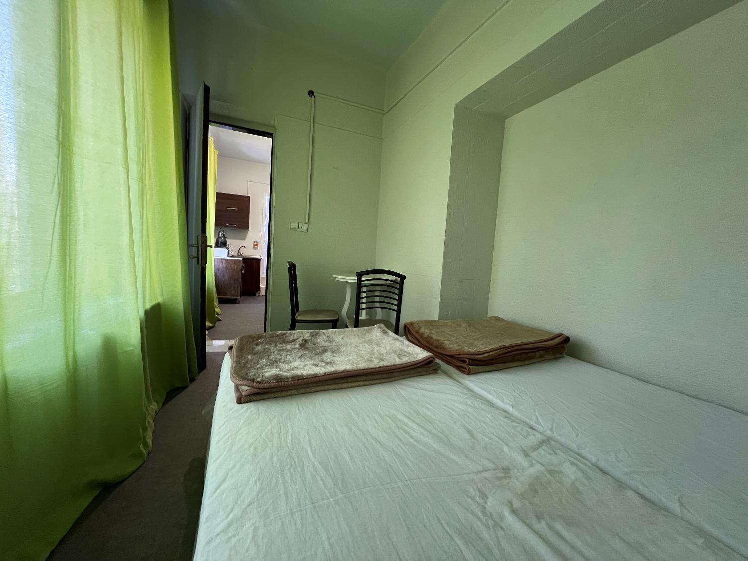 اجاره سویت /مرکز شهر/نزدیک بیمارستان امام خمینی|اجارهٔ کوتاه‌مدت آپارتمان و سوئیت|تهران, میدان ولیعصر|دیوار