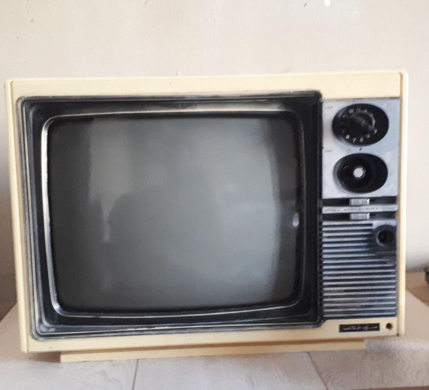 تلویزیون عتیقه قدیمی|تلویزیون و پروژکتور|رفسنجان, |دیوار