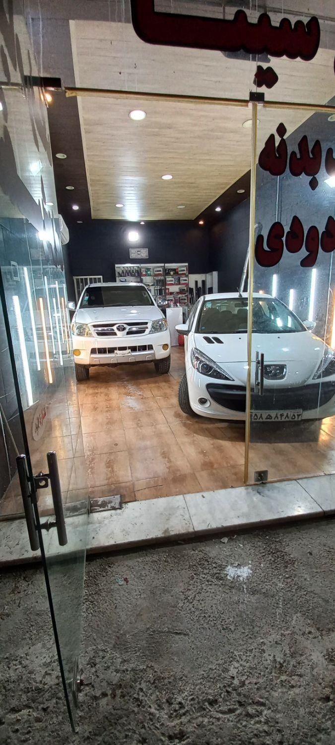 واکس پولیش احیا رنگ سرامیک بدنه کاوربدنه شیشه دودی|خدمات موتور و ماشین|کاشان, خلیج فارس|دیوار