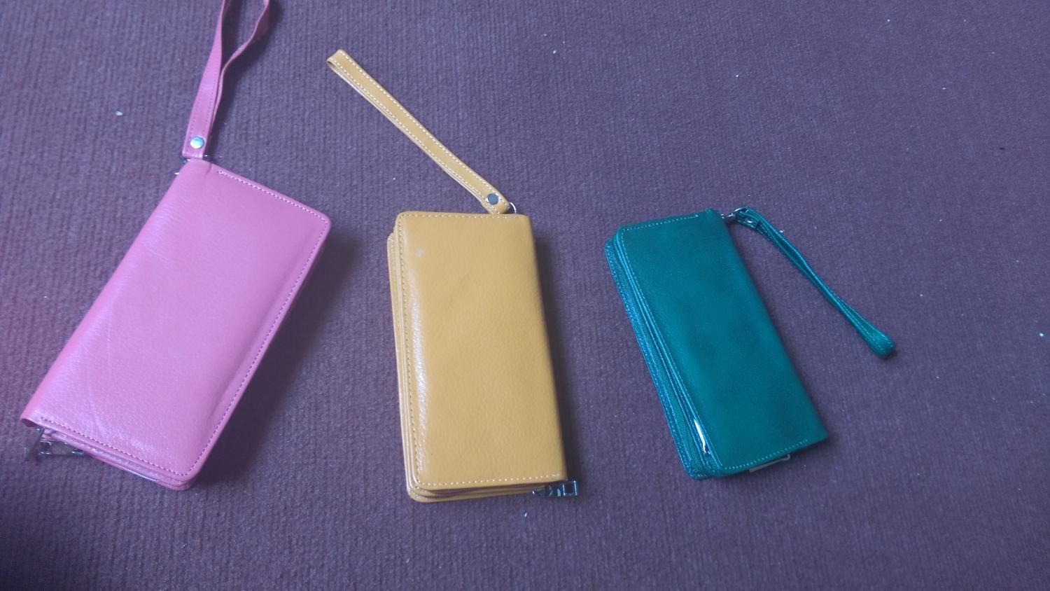 فروش تعداد محدود ۸۰ عدد کیف پول چرم گاوی زنانه|کیف، کفش، کمربند|کرج, حسین آباد (اکبر آباد)|دیوار