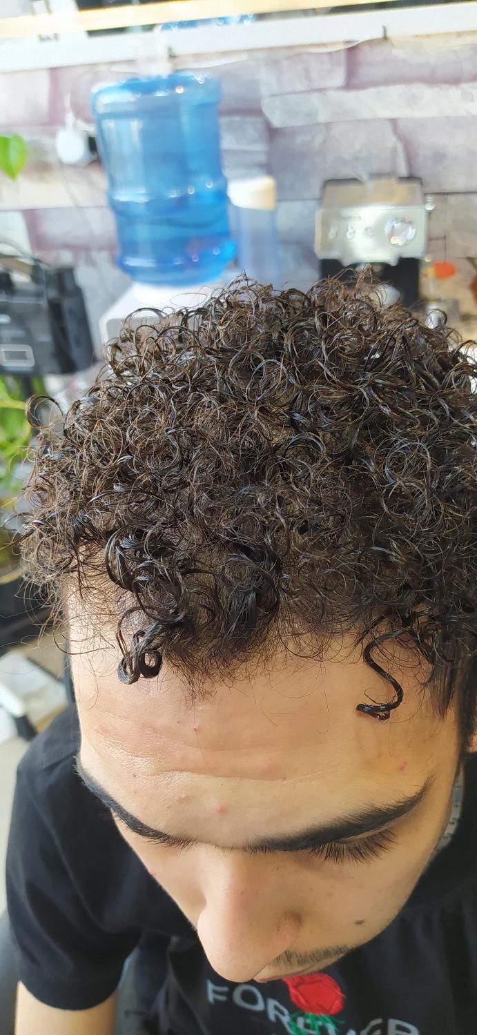 پیرایش مردانه فر ۶ماه و کراتینه مو پاکسازی پوست|خدمات آرایشگری و زیبایی|کاشان, ولیعصر|دیوار