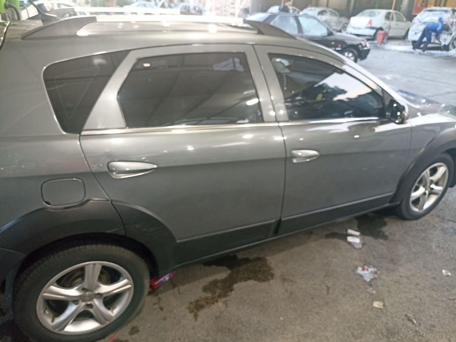 دانگ فنگ H30 کراس، مدل ۱۳۹۶ با کروز کنترل و بیرنگ|خودرو سواری و وانت|تهران, شهرک آپادانا|دیوار