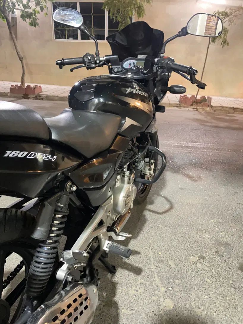 (پالسug5 180cc مدل 94 انجین نقره ای)|موتورسیکلت|تهران, دانشگاه شریف|دیوار