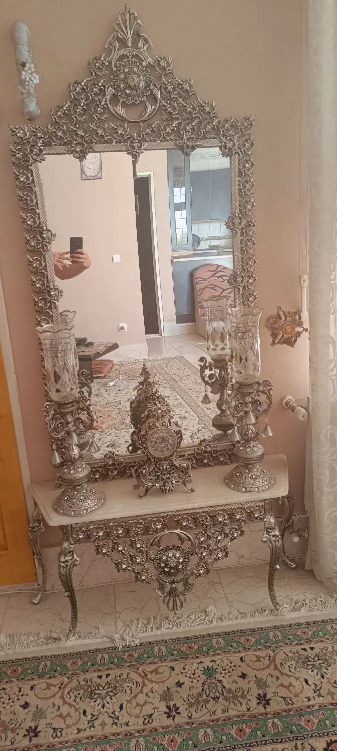 آینه،شمعدان،ساعت|آینه|تهران, اکباتان|دیوار