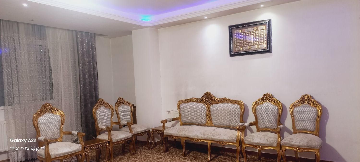 یک دست مبل ۹ نفره|مبلمان خانگی و میز عسلی|رباط‌کریم, |دیوار